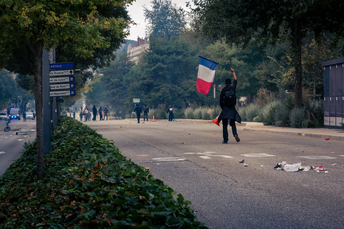 -Valence
